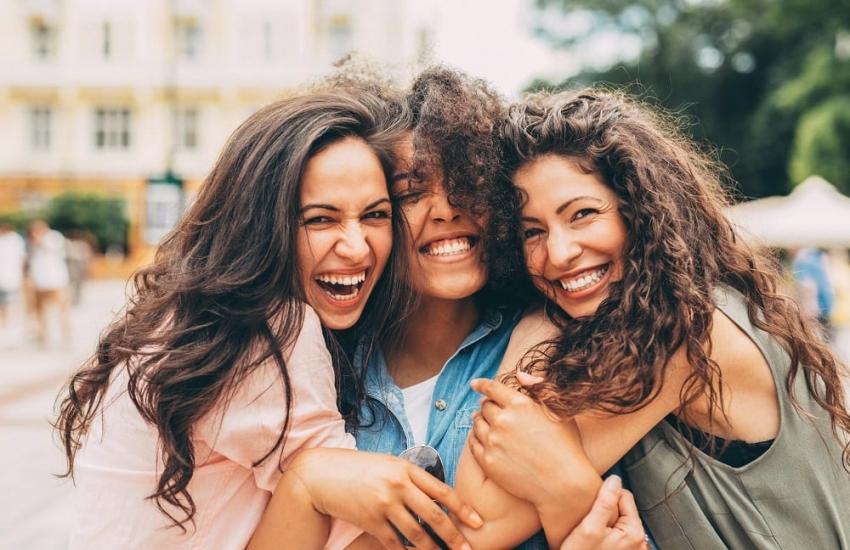 Amizade entre mulheres,  uma conexão necessária para a saúde física e emocional!