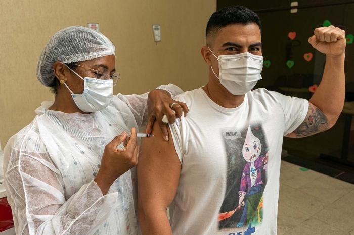 Juazeiro avança na vacinação e imuniza pessoas com 22 anos e mais nesta quarta-feira