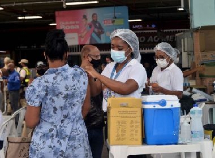 Número de faltosos e não vacinados em Salvador é preocupante, diz prefeitura