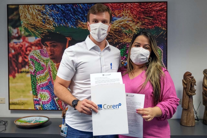 Enfermagem: Miguel Coelho assina carta-compromisso de valorização de enfermeiros, técnicos e auxiliares