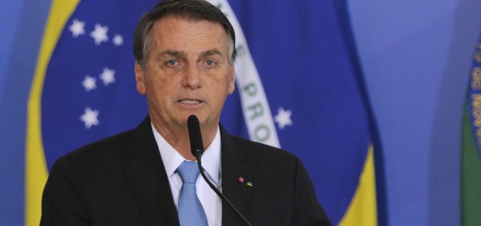 ”Petrobras pode mergulhar o Brasil num caos”, diz Bolsonaro após alta de combustíveis