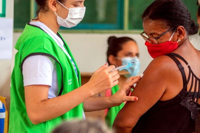 Vacinação itinerante contra a Covid-19 segue imunizando a população de Juazeiro