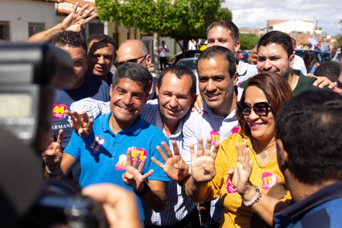 Ao lado de Acm Neto e outras lideranças, Jordávio Ramos participa de carreata em Uauá