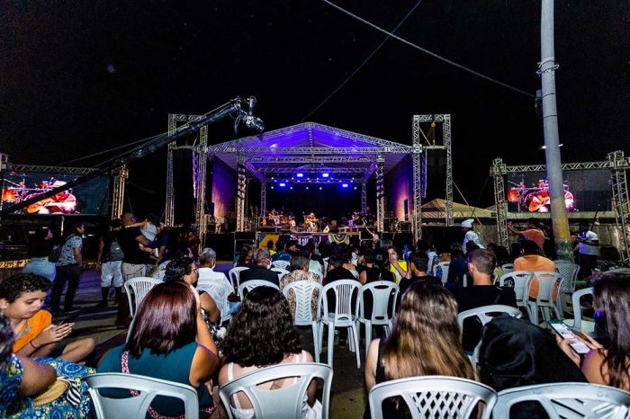 Com mistura de ritmos, primeira noite do Festival Edésio Santos encanta público em Juazeiro