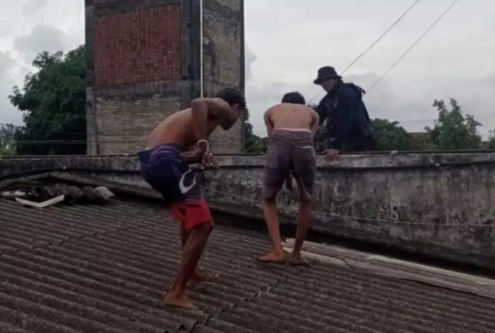 Detentos da Penitenciária Lemos Brito tentam fuga pelo telhado em Salvador