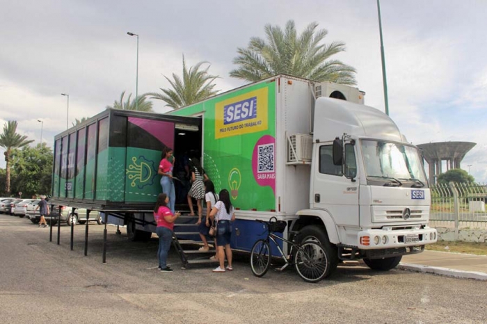 Segundo dia do SESI Truck em Petrolina movimenta a orla com educação e diversão