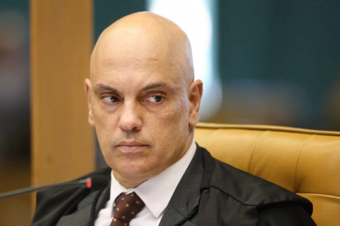 PF ignora determinação de Moraes e deixa Bolsonaro com passaporte