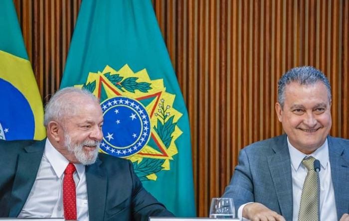 Após críticas de Rui Costa, deputados pedem que Lula demita o ministro