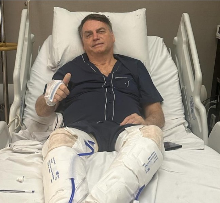 Jair Bolsonaro dá entrada em hospital e pode passar por cirurgia; saiba detalhes