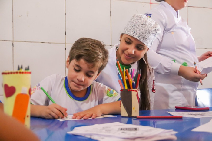 Dia Mundial da Saúde Bucal: Crianças da Escola Professora Carmem Costa recebem ações a atividades lúdicas voltadas à promoção da saúde bucal