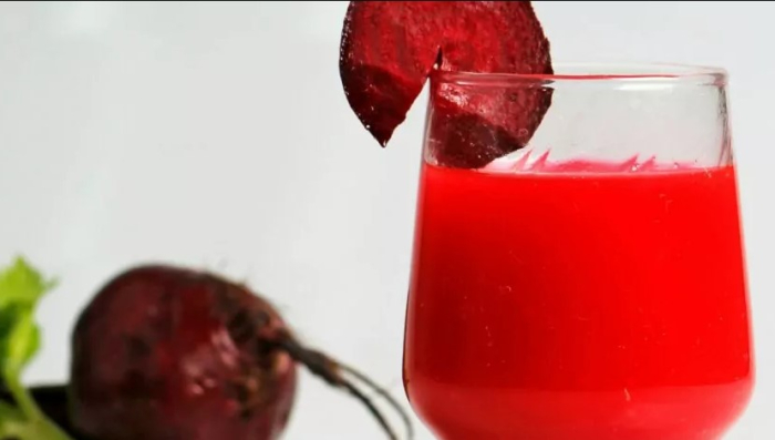 Suco de beterraba com cenoura: veja receita e benefícios da bebida