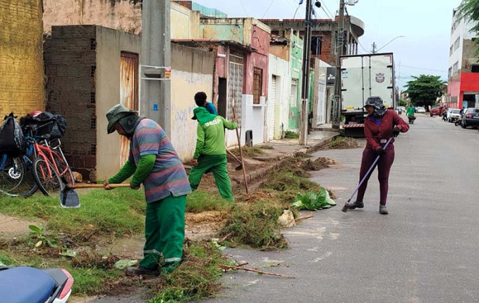 Prefeitura de Juazeiro segue com mutirões de limpeza e chega aos bairro Piranga e Castelo Branco