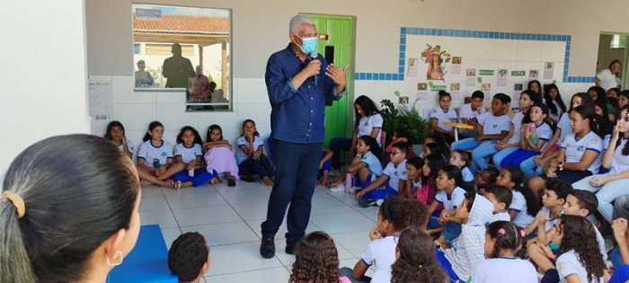 Pastor Teobaldo faz palestras gratuitas sobre o bullying em diversas Escolas de Juazeiro