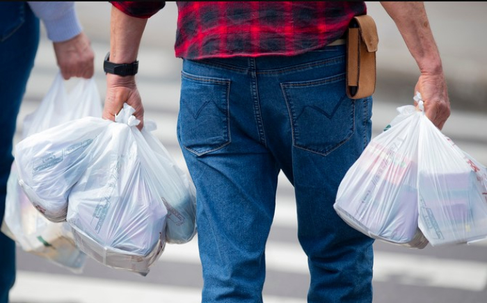 Salvador proíbe sacolas plásticas em estabelecimentos comerciais a partir do dia 12 de maio